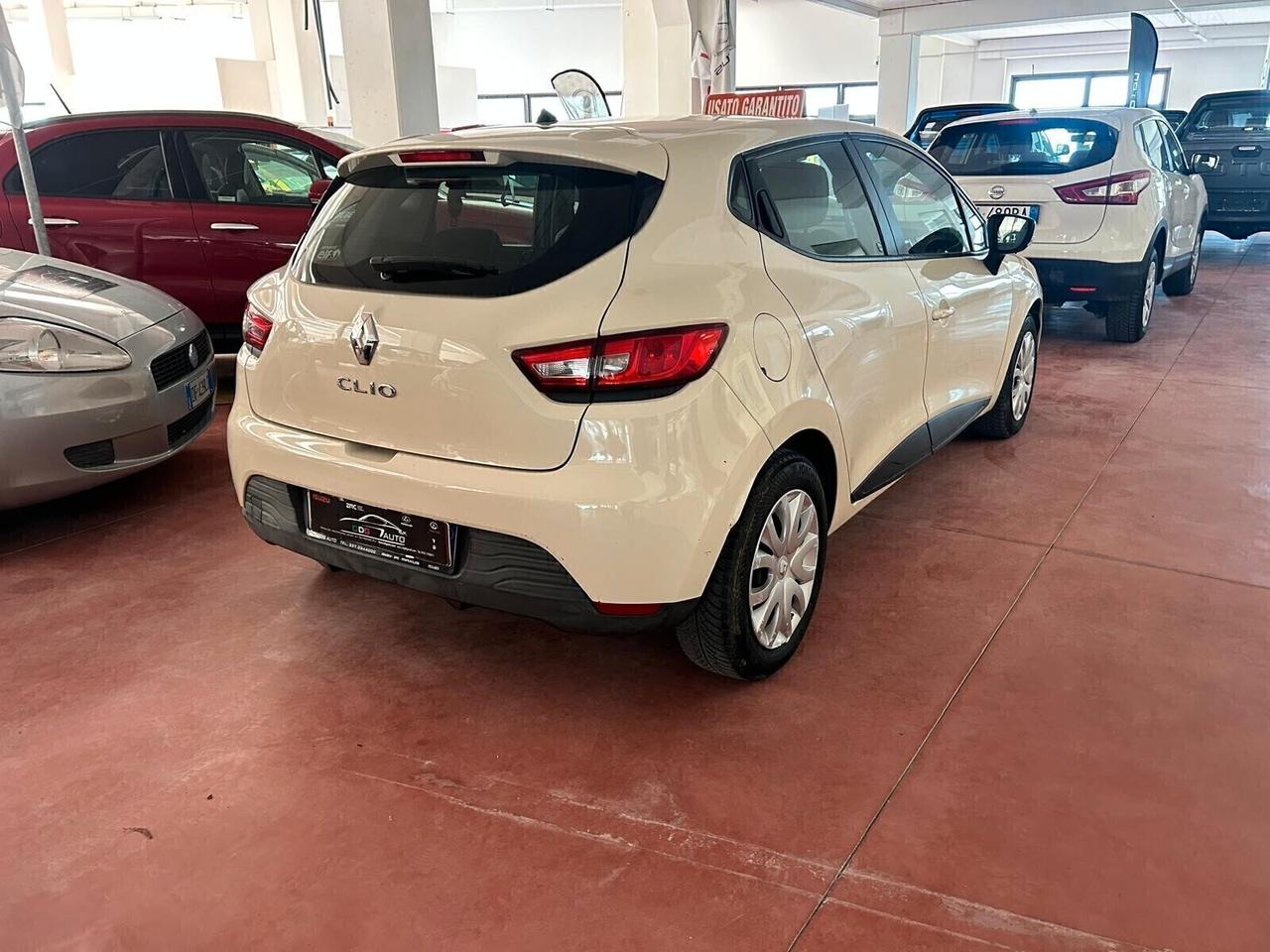 RENAULT CLIO serie5 Benzina 1.2 CV 73 Km 175.485 Garanzia 12 mesi X NEOPATENTATI