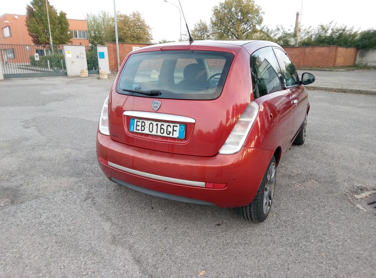 Lancia Ypsilon 1.4 Platino Ecochic GPL