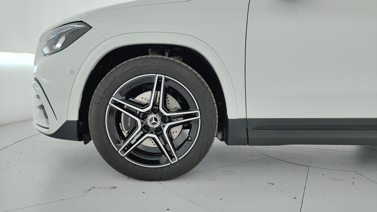 Mercedes-Benz GLA 180 d Automatic