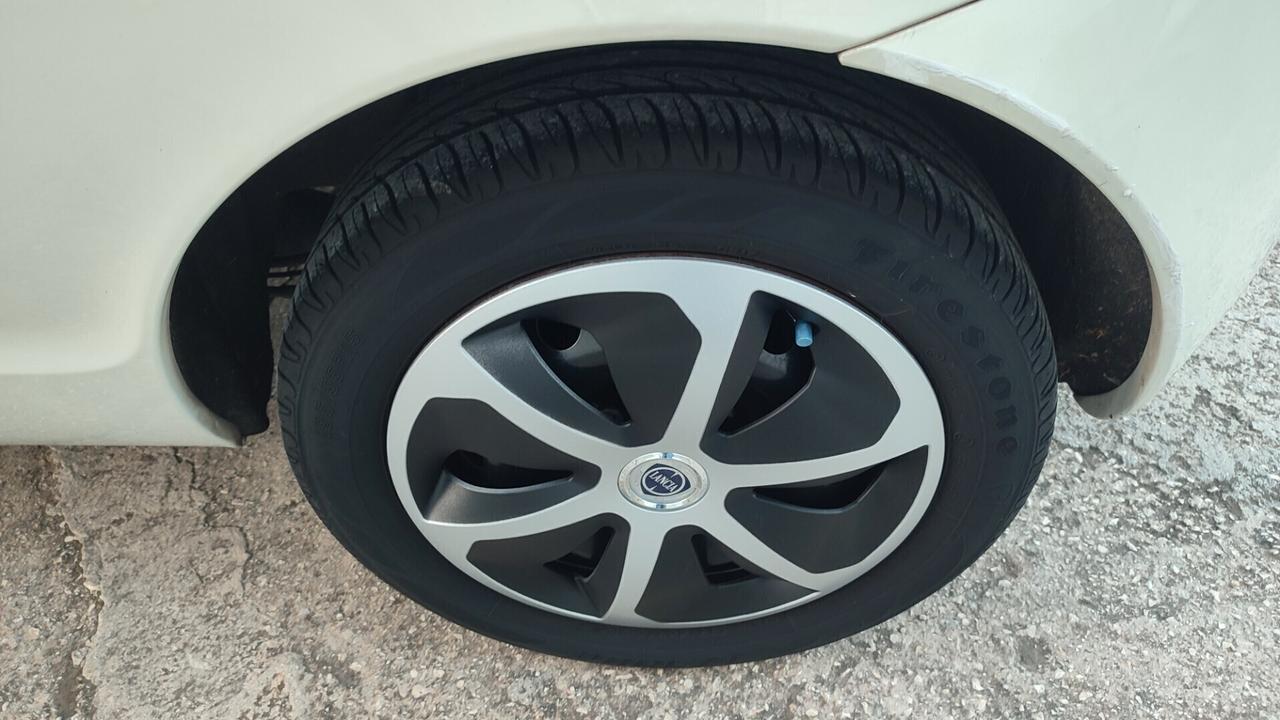 Lancia Ypsilon 1.2 Oro