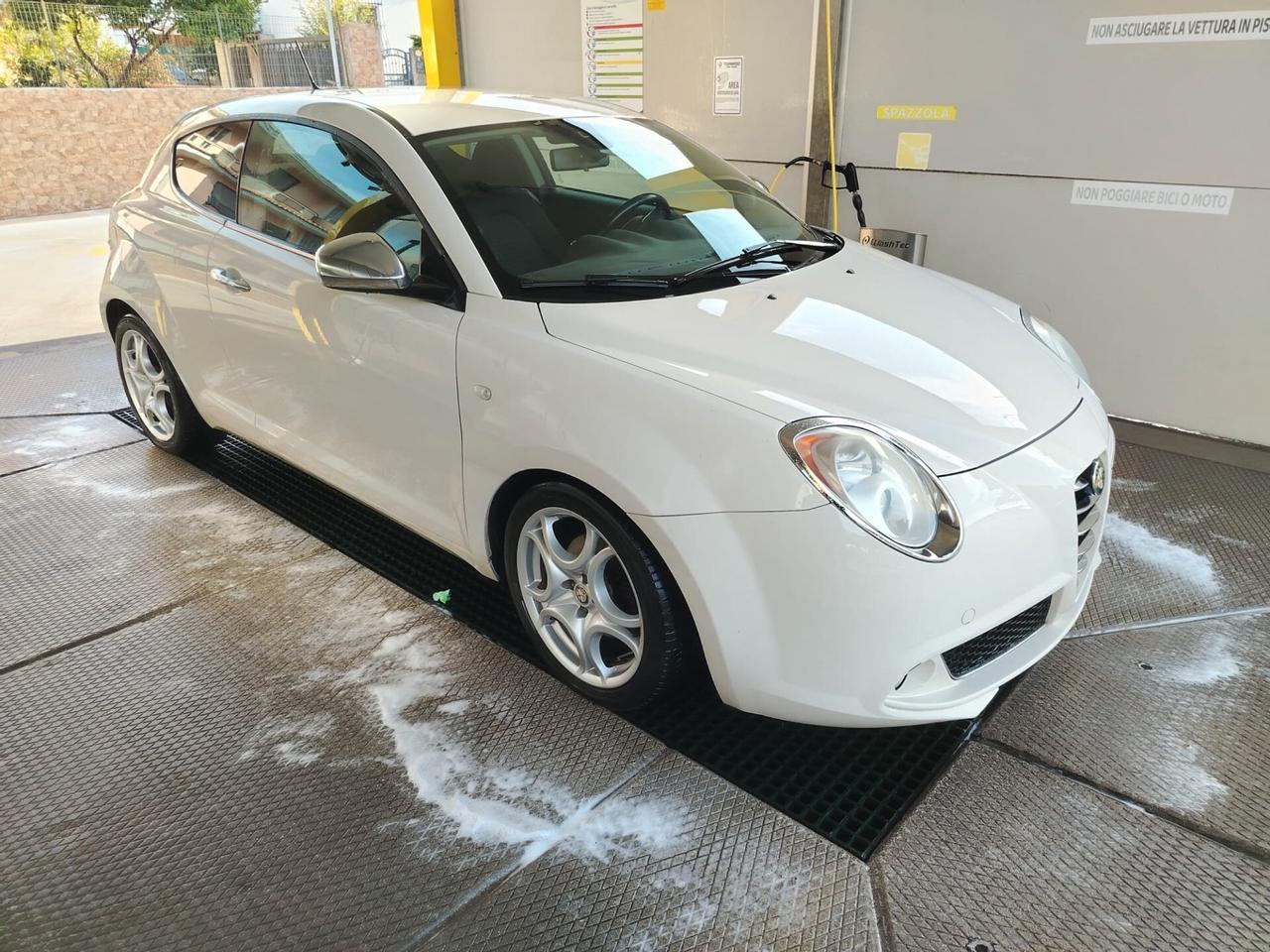 Alfa Romeo MiTo 1.6 JTDm 16V Distinctive 2010