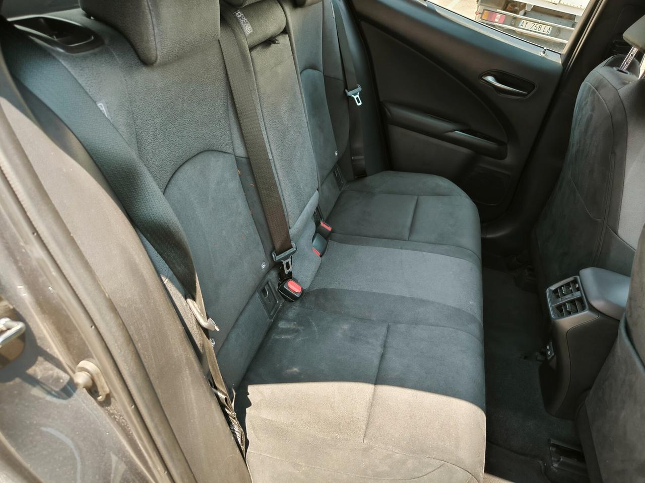 Lexus UX UX Hybrid Business