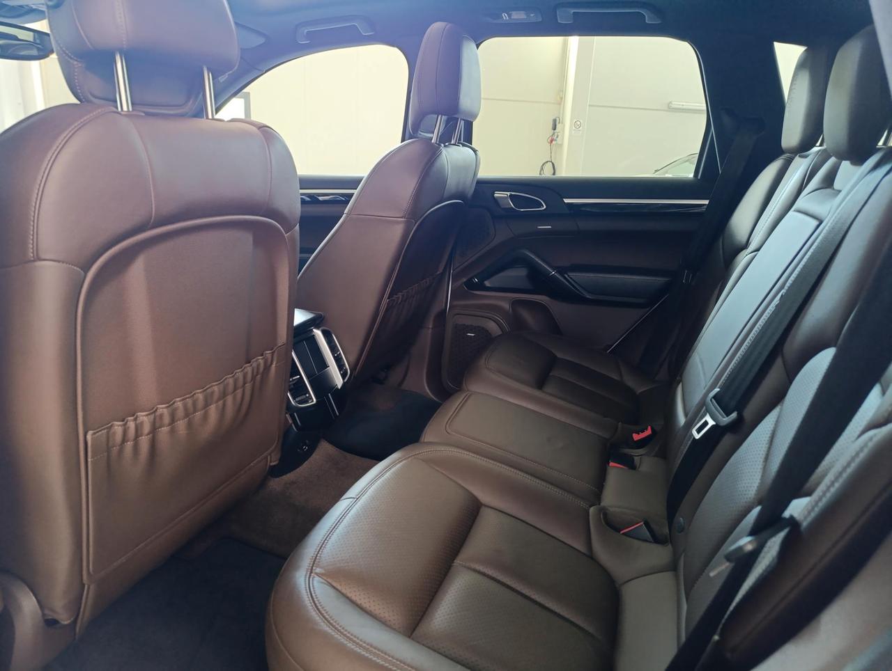 Porsche Cayenne 3.0 Platinum Edition tiptronic