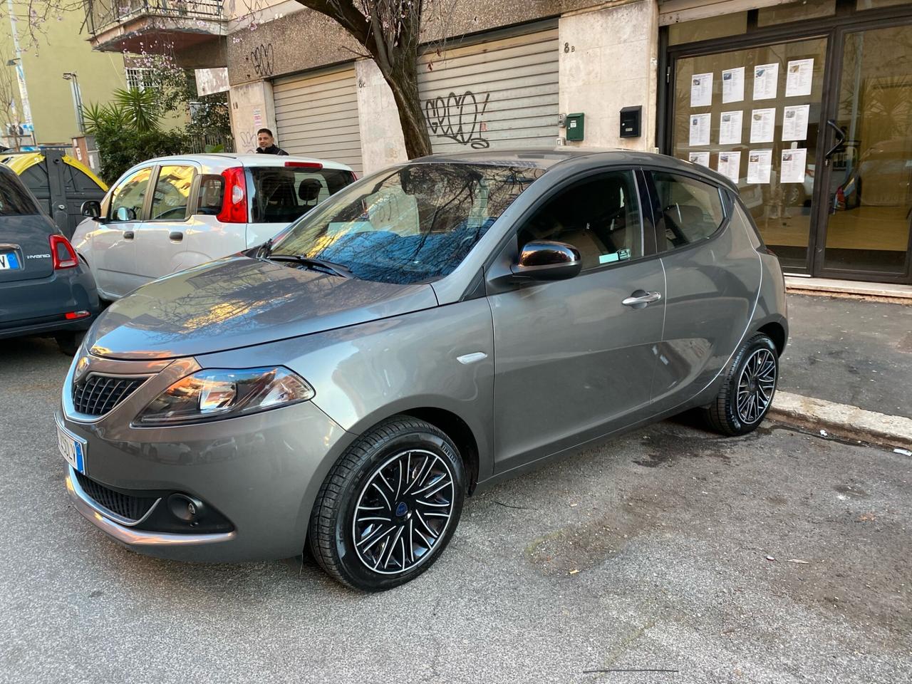 Lancia Ypsilon 1.0 FireFly 5 porte S&S Hybrid Ecochic Gold