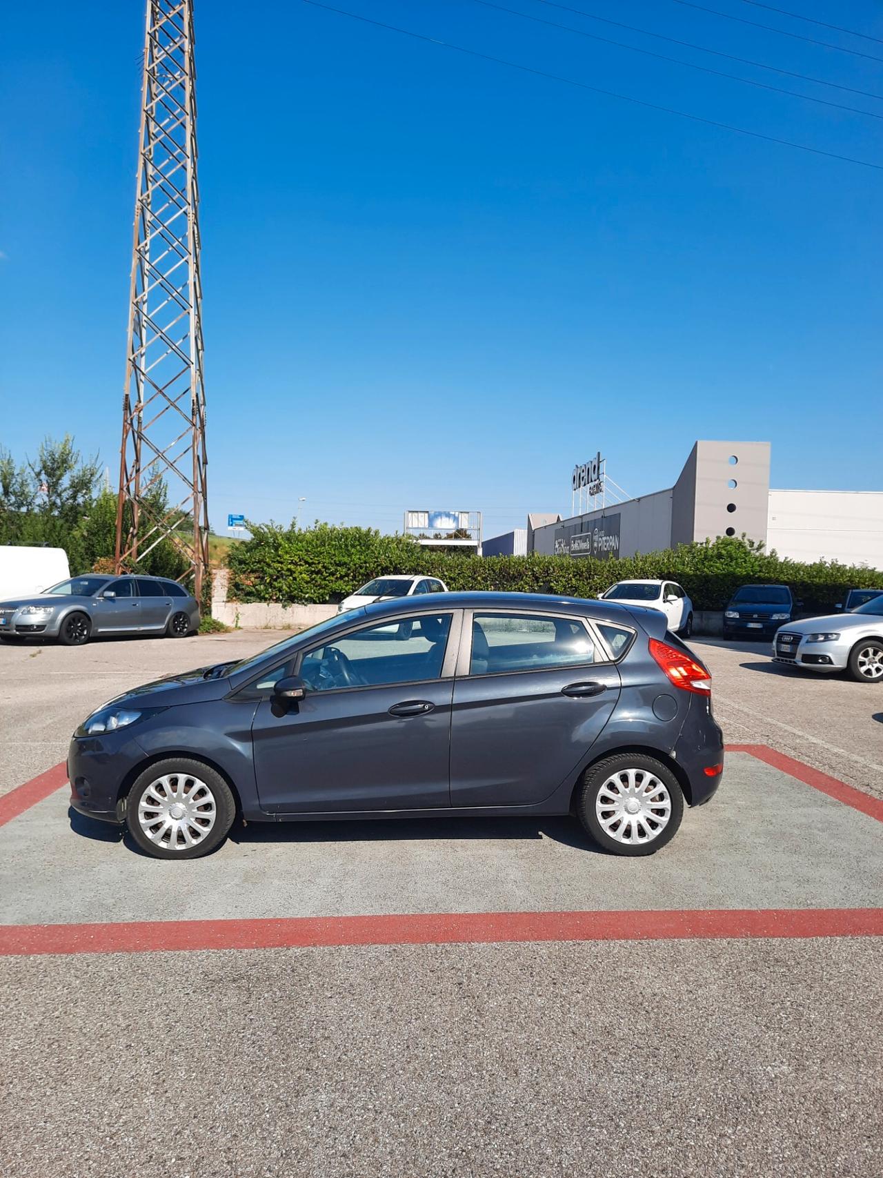 Ford Fiesta 1.4 TDCi 5p. Titanium OK NEOPATENTATI