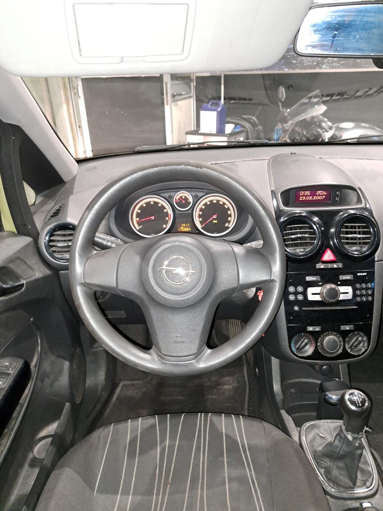 Opel Corsa 1.2 5 OK NEOPATENTATI