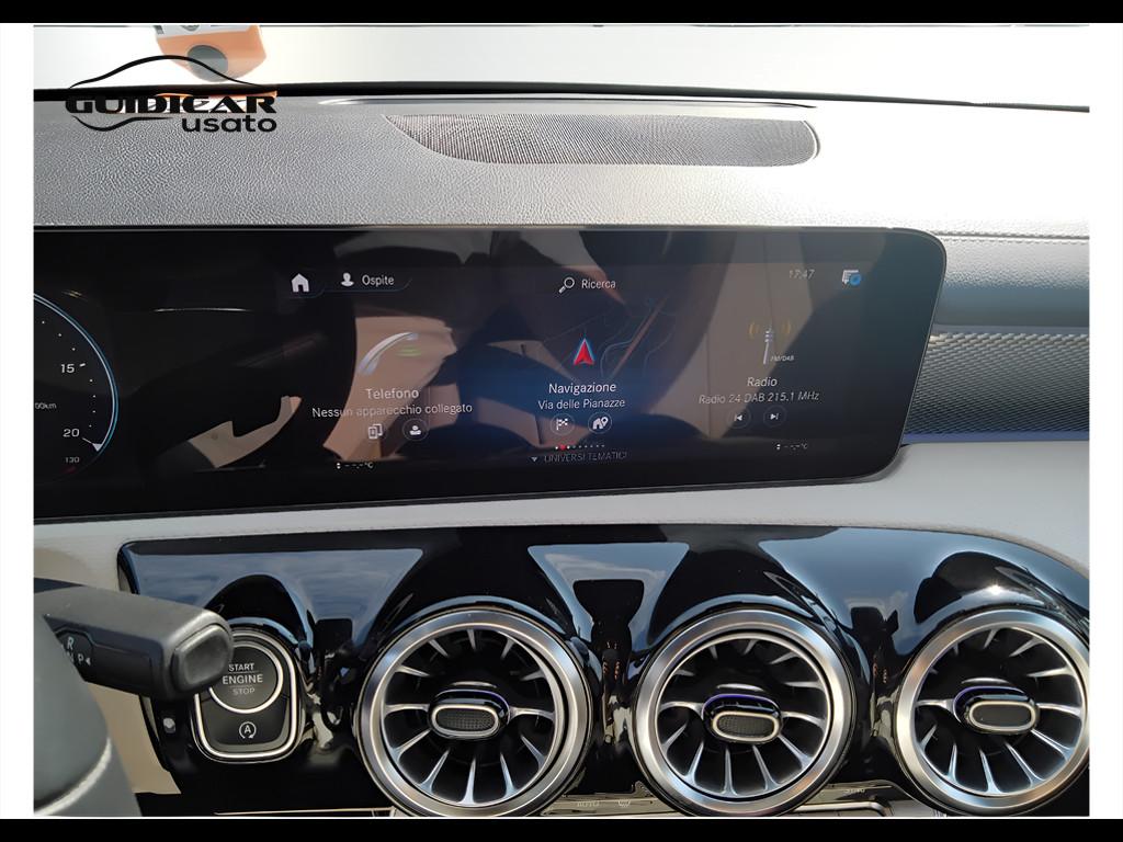 Mercedes-Benz CLA Sh.Brake - X118 - CLA Shooting Brake 180 d Sport auto