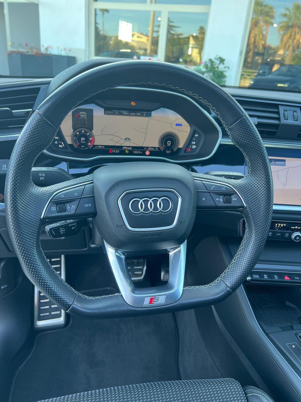 Audi Q3 Sportback S-line *tetto FULL Black