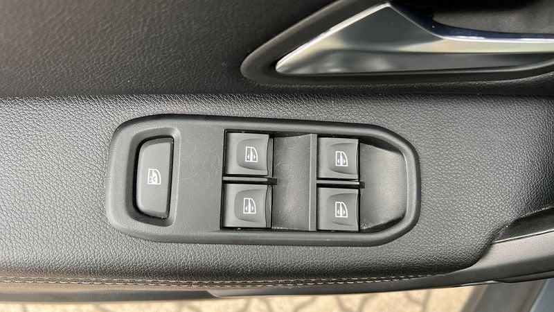 Dacia Duster 1.0 tce Prestige SL DaciaPlus Gpl 4x2 100cv 1.0 TCe GPL Prestige SL 4x2 GANCIO TRAINO