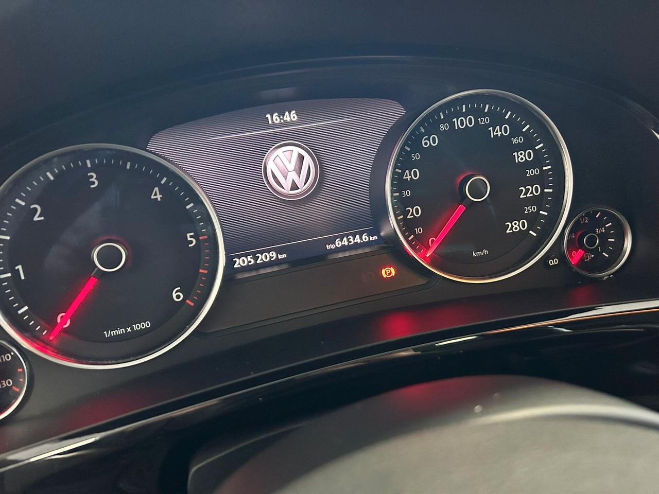 Volkswagen Touareg 3.0 TDI 240CV FULL OPTIONAL 2011