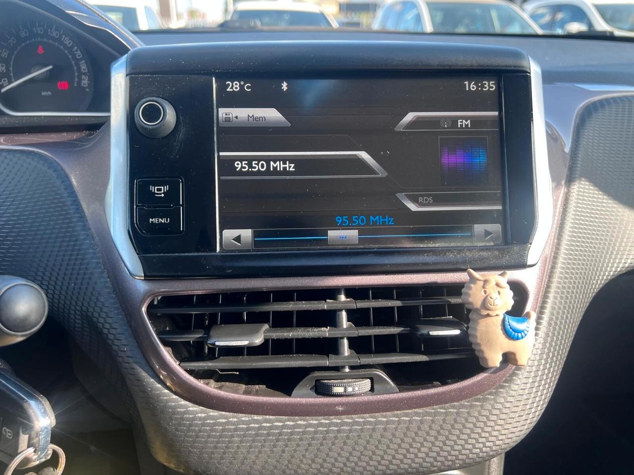 Peugeot 2008 1.2 VTi 82CV Allure