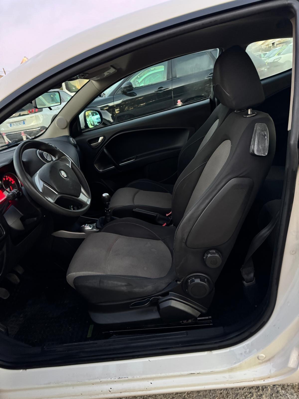 Alfa Romeo MiTo 1.4 105 CV M.air S&S Distinctive Sport Pack