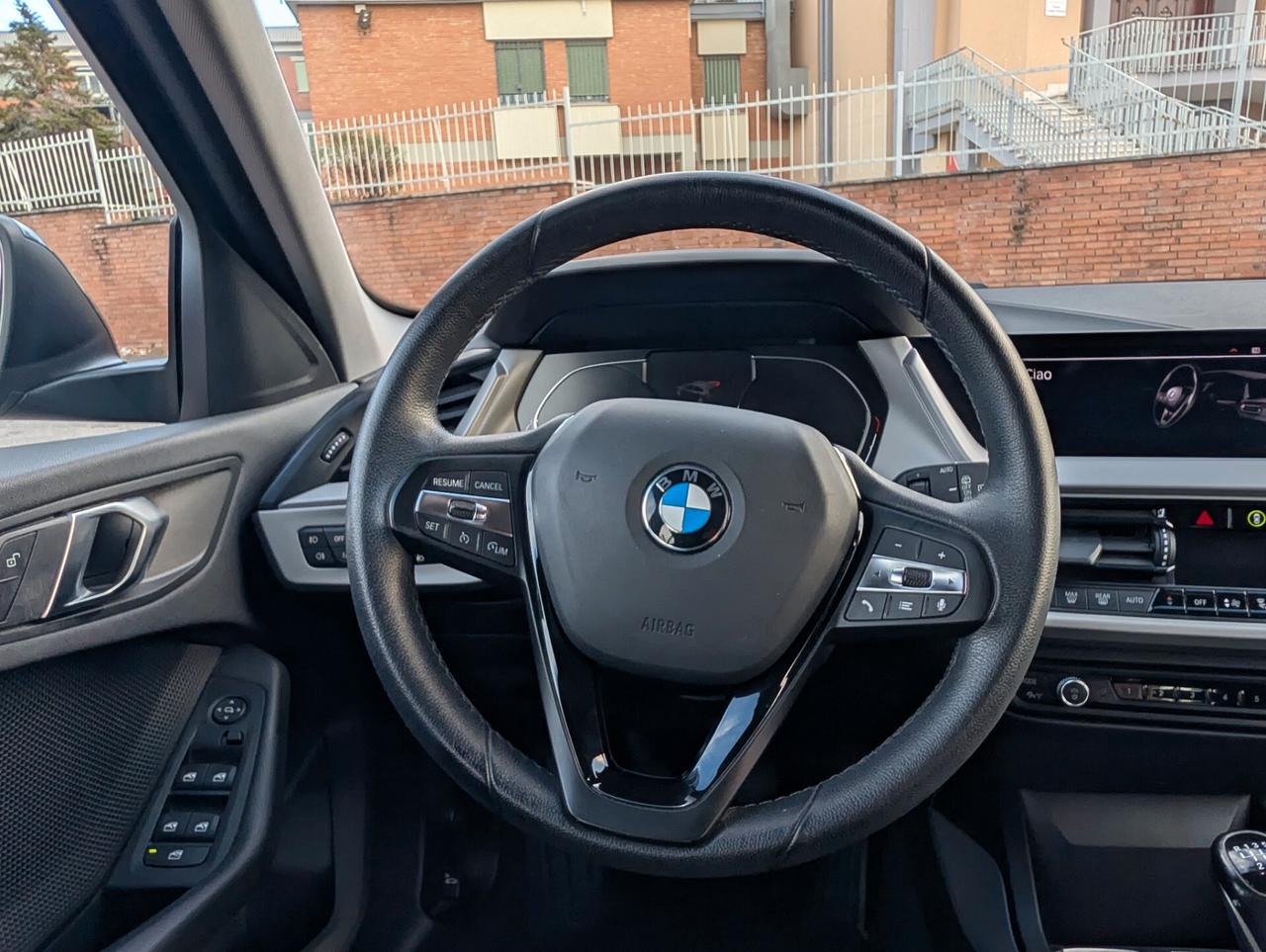 Bmw 116 116d 5p. Business Advantage