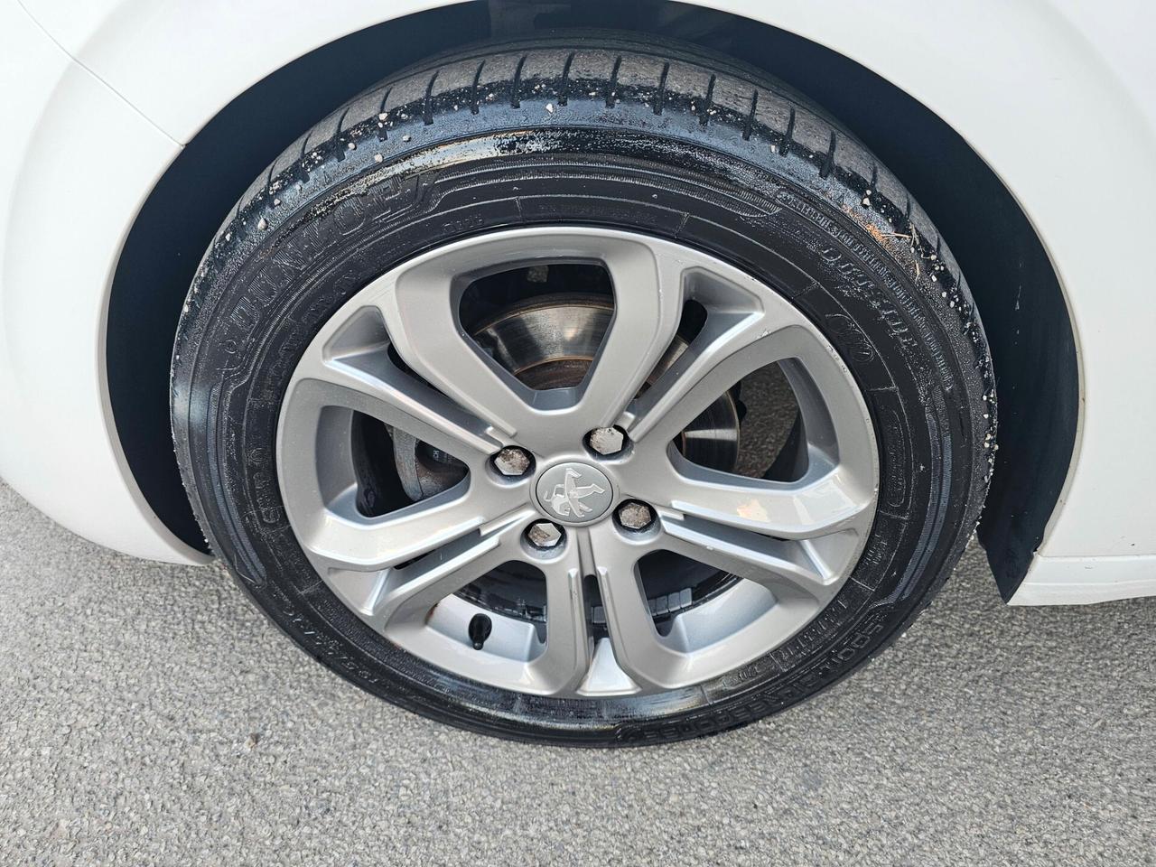 PEUGEOT 208 1.6 HDI 92CV ALLURE FULL OPTIONAL