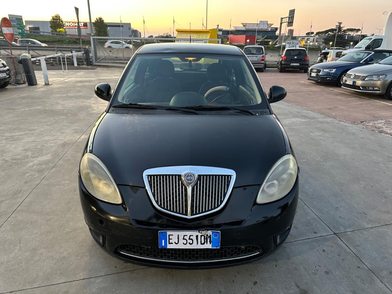 Lancia Ypsilon 1.2 69 CV Unyca neopatente