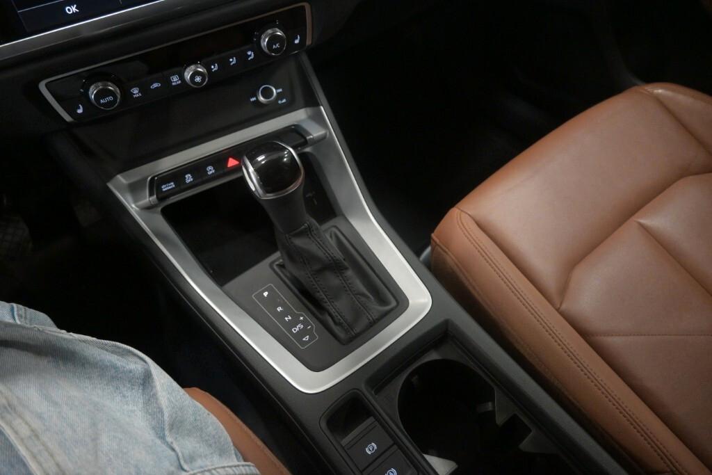 AUDI Q3 35 TDI S TRONIC BUSINESS EDITION