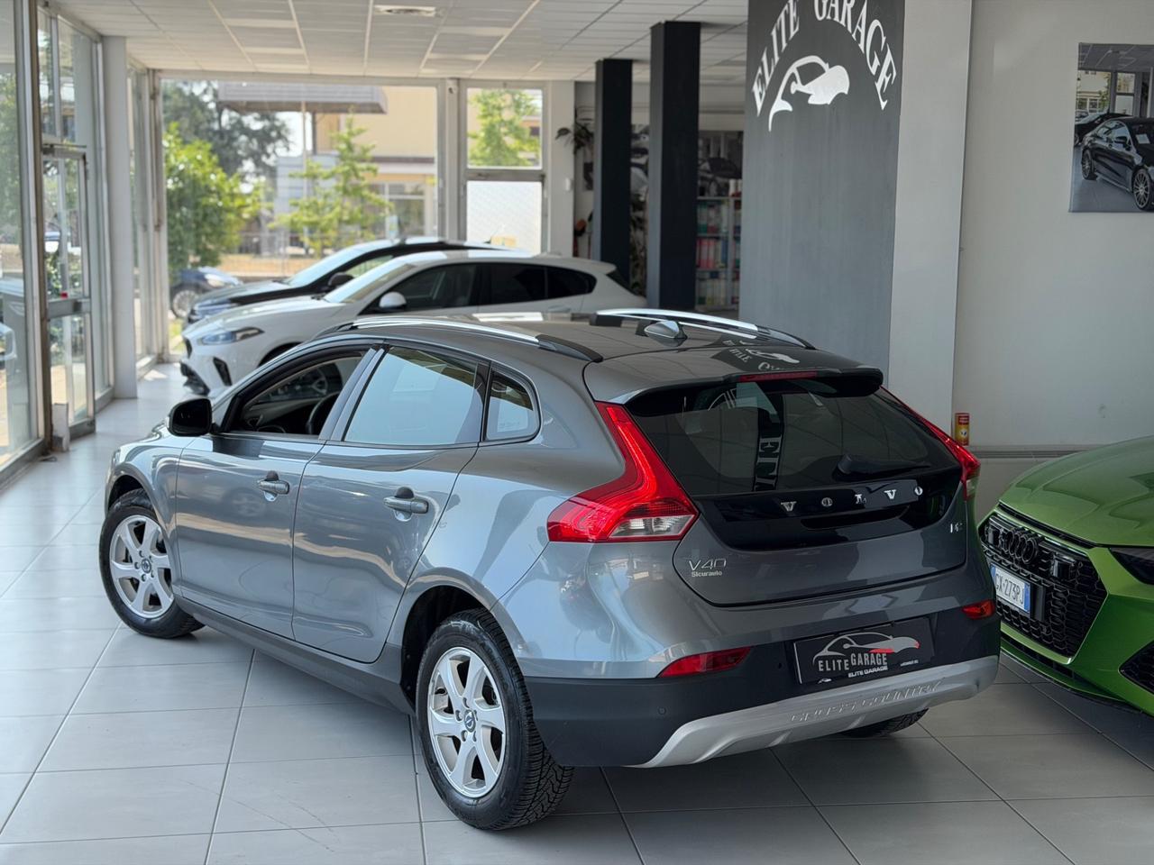 Volvo V40 Cross Country D2 1.6 CD FATTA