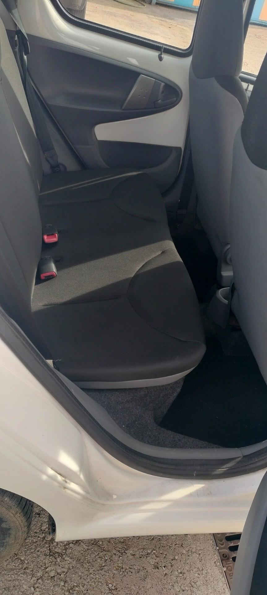 Toyota Aygo 1.0 12V VVT-i 5 porte Now Connect