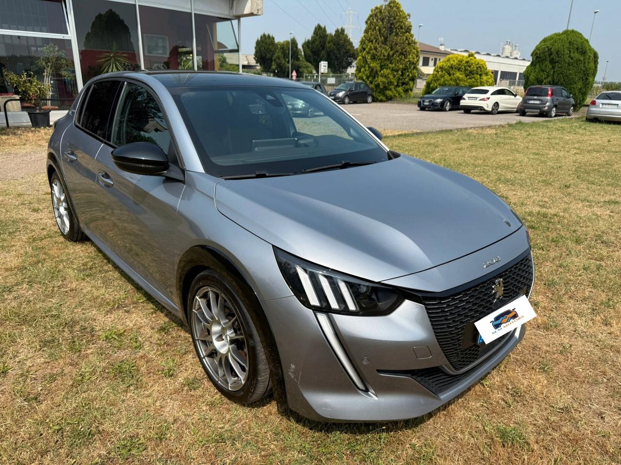Peugeot 208 100 GT Line ADATTA NEOPATENTATI