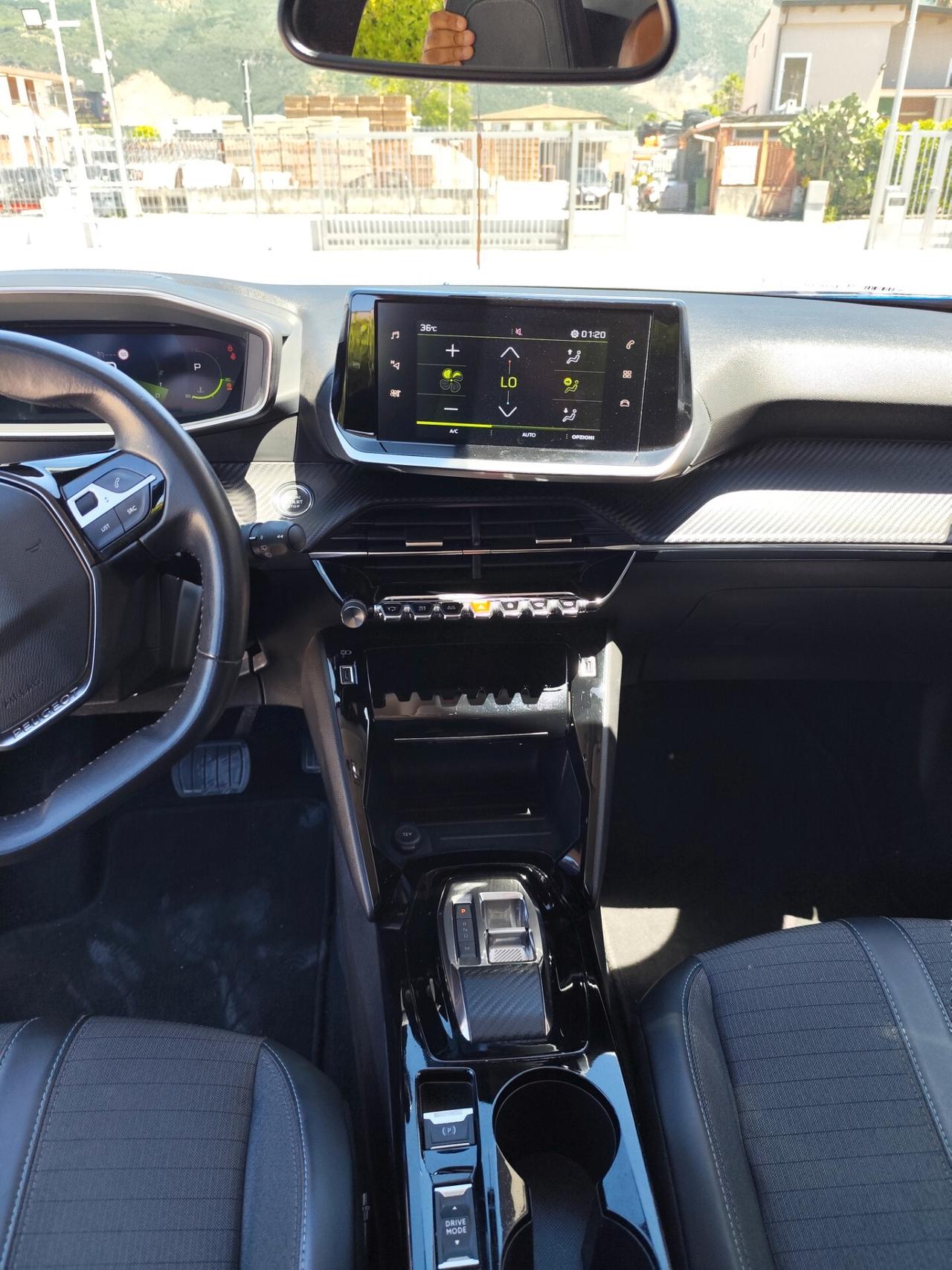 Peugeot 2008 BlueHDi 130 S&S EAT8 Allure