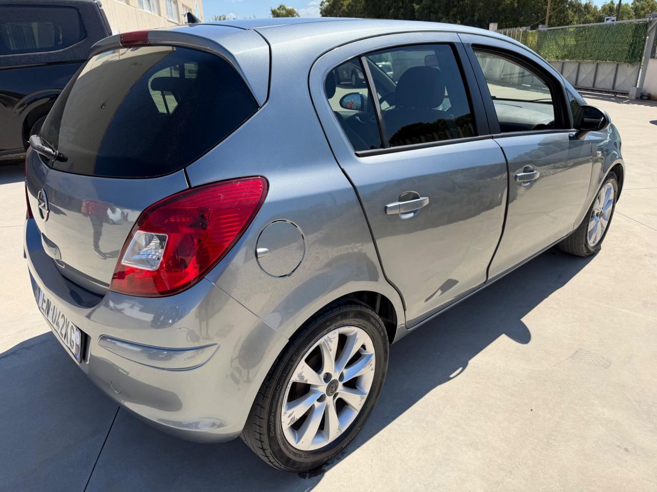 Opel Corsa 1.2 5 porte Sport 2012