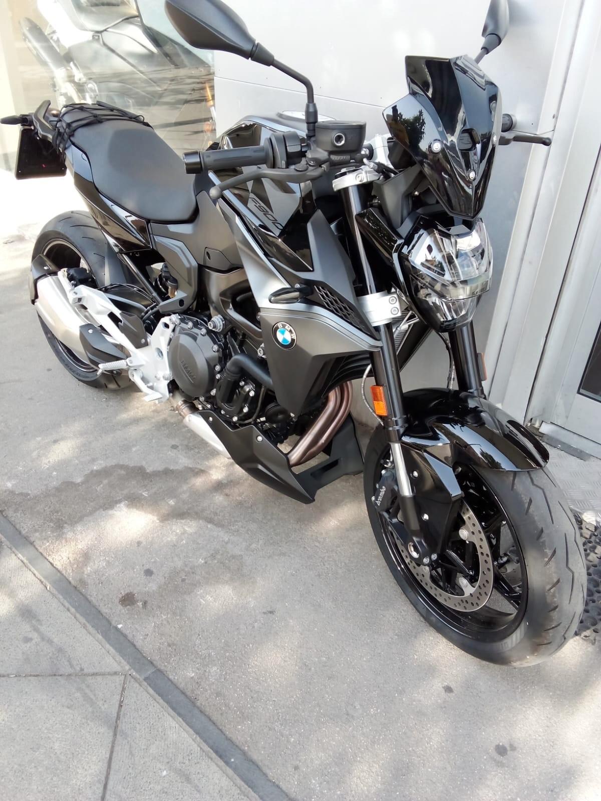 Bmw F 900 R triple black
