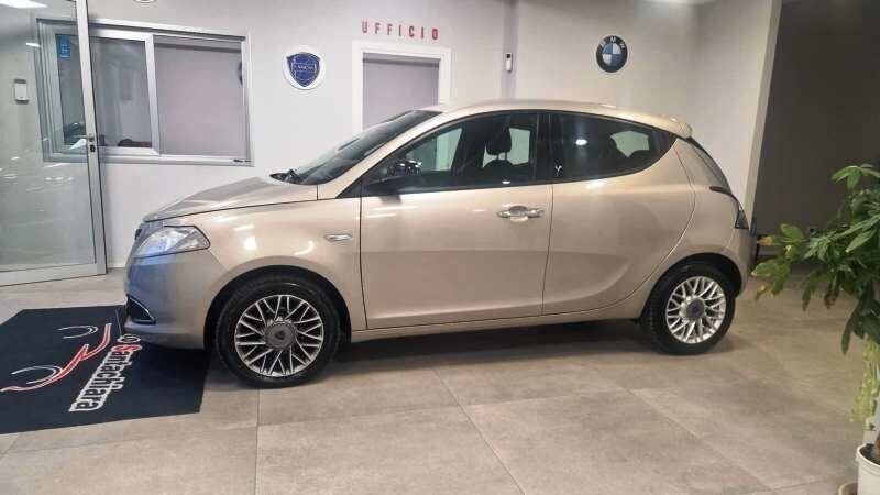 Lancia Ypsilon 1.2 69 CV S&S Gold