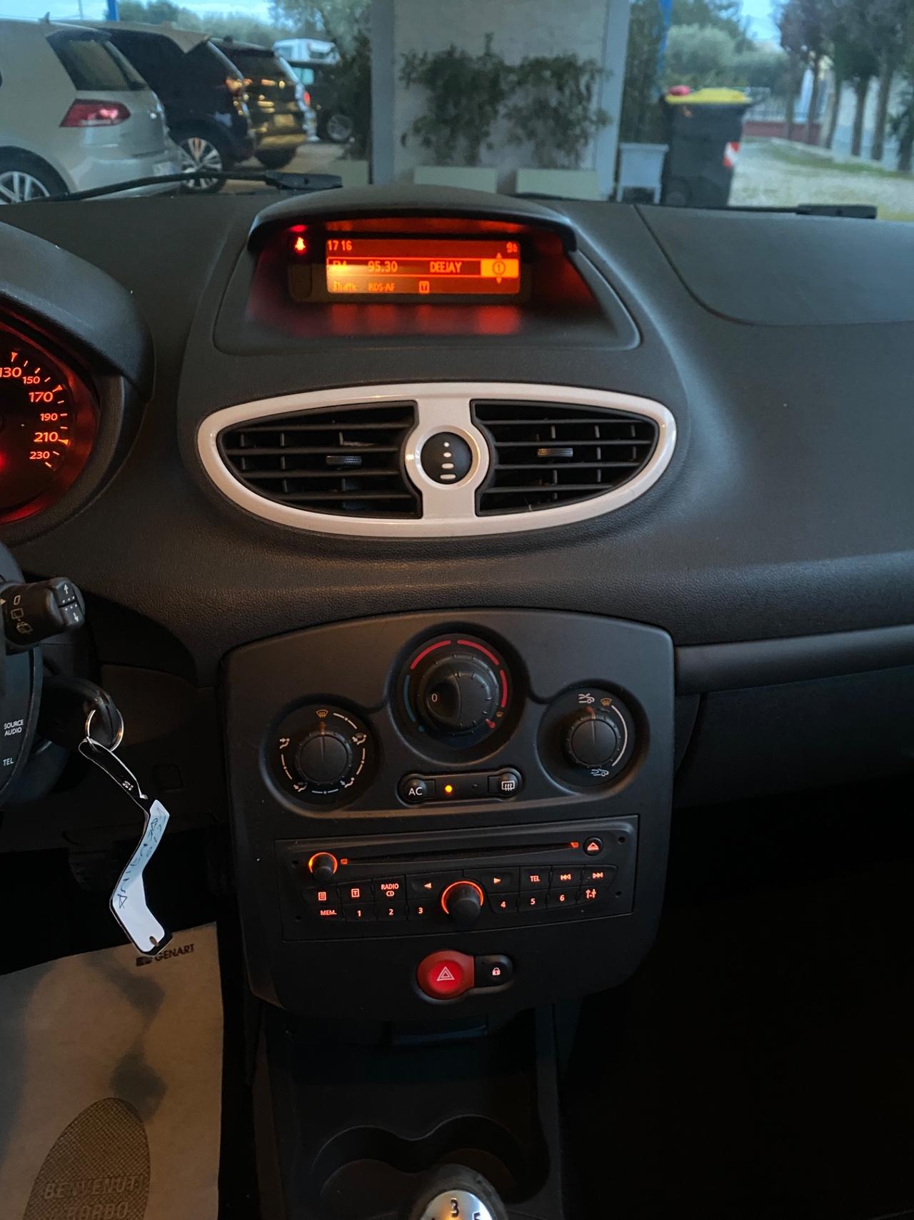 Renault Clio 1.2 16V 5 porte Dynamique--- KM CERTIFICATI ---PER NEOPATENTATI