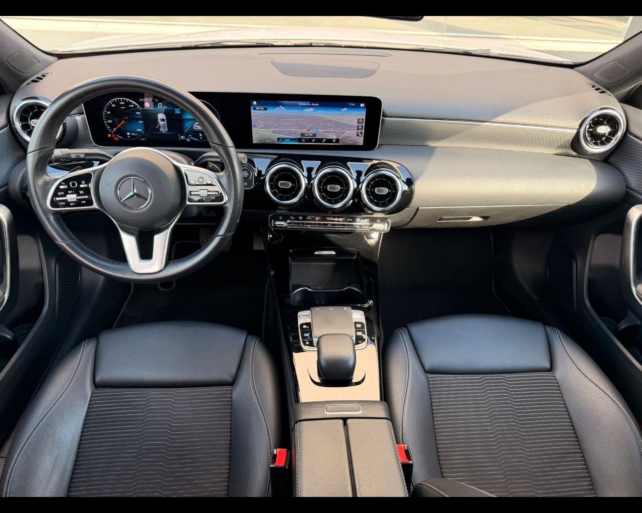 Mercedes-Benz CLASSE A 180D SPORT AUTO