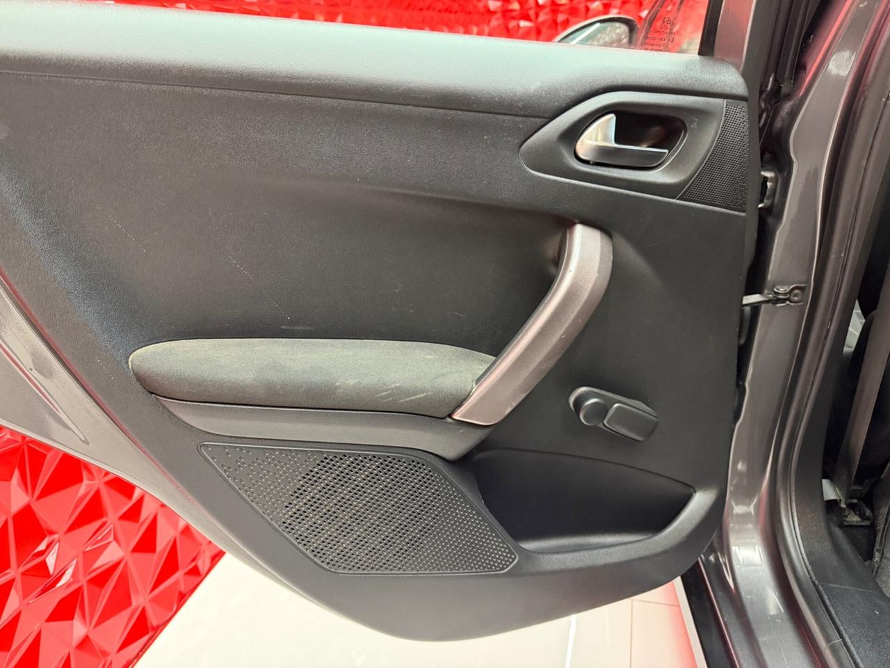 Peugeot 2008 1.6 e-HDi 92 CV Stop&Start Urban Cross OK NEOPATENTATI