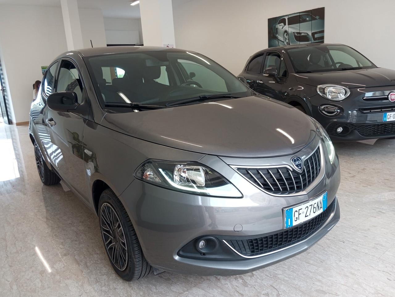 Lancia Ypsilon 1.0 FireFly 5 porte S&S Hybrid Ecochic Silver