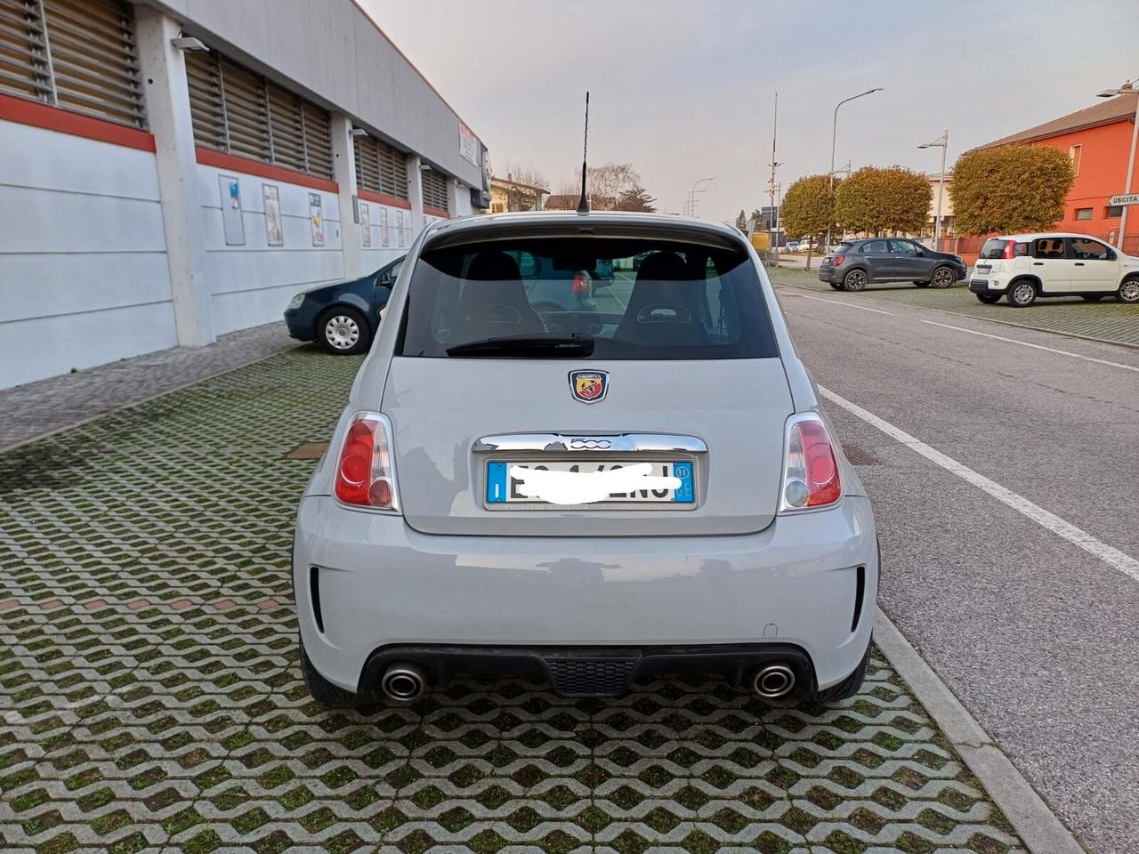 Abarth 500 1.4 Turbo T-Jet 135 cv