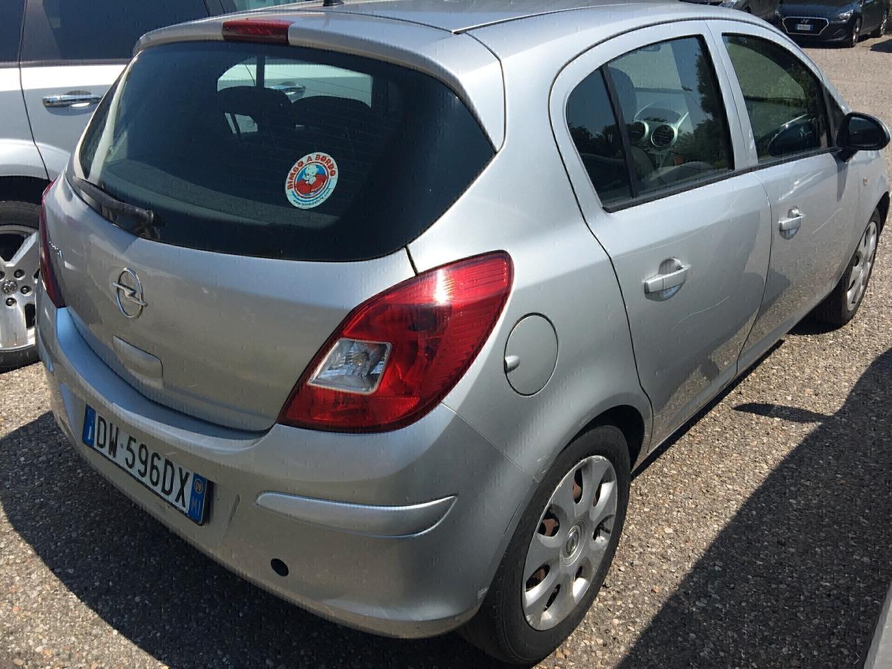 Opel Corsa 1.2 5 porte Cosmo imp.gas km 125.000
