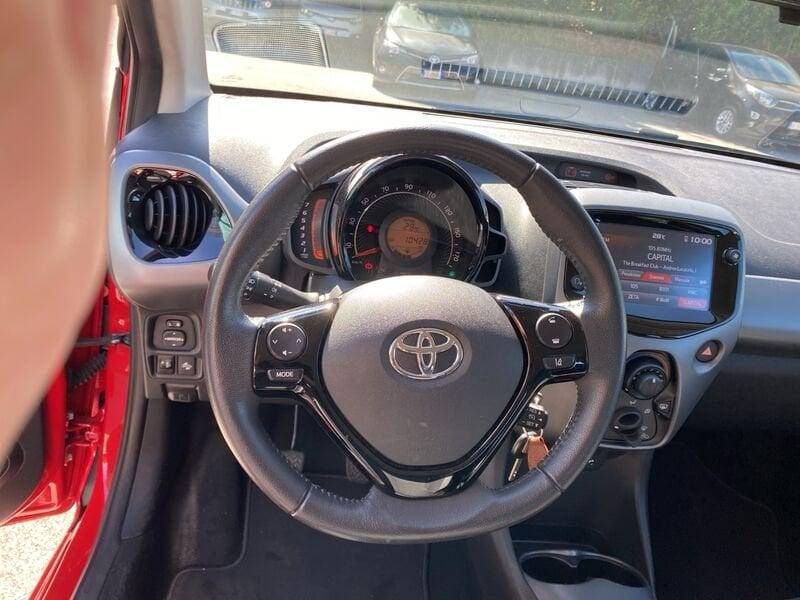 Toyota Aygo Connect 1.0 VVT-i 72 CV 5 porte x-play