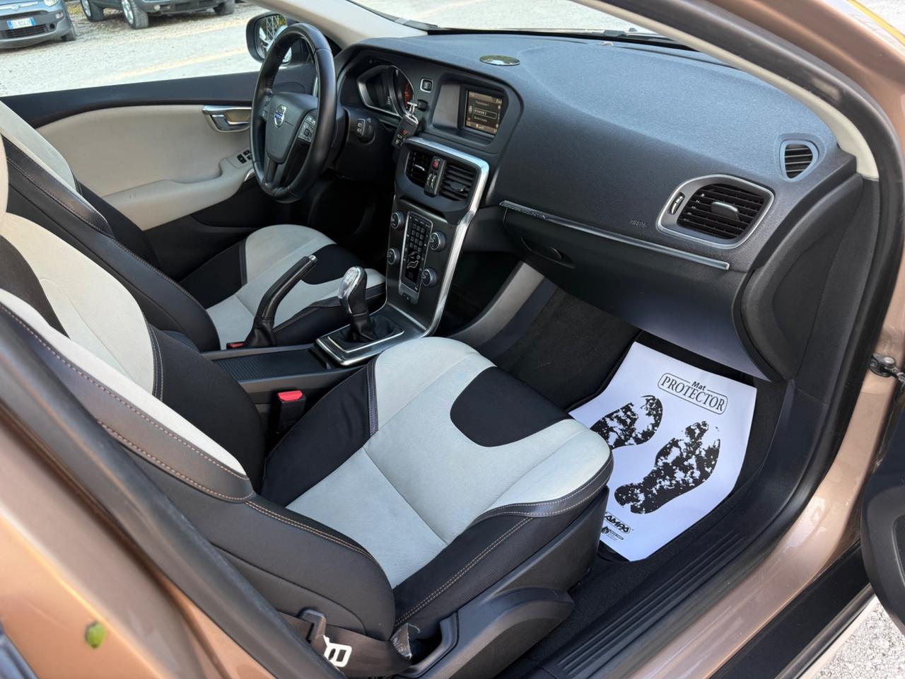 Volvo V40 Cross Country D2 1.6 Kinetic UNICO