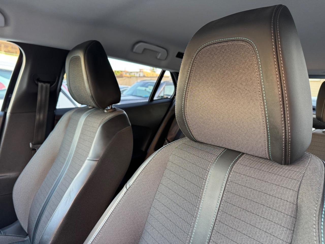 Peugeot 2008 1.5 BlueHDi 110 Allure Pack NAVI