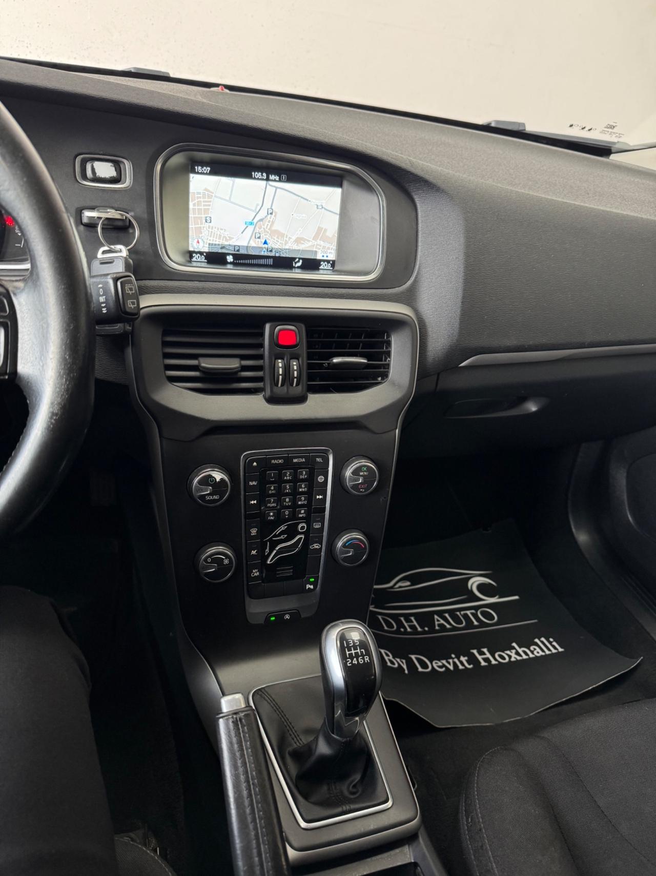 Volvo V40 D2 R-design Momentum