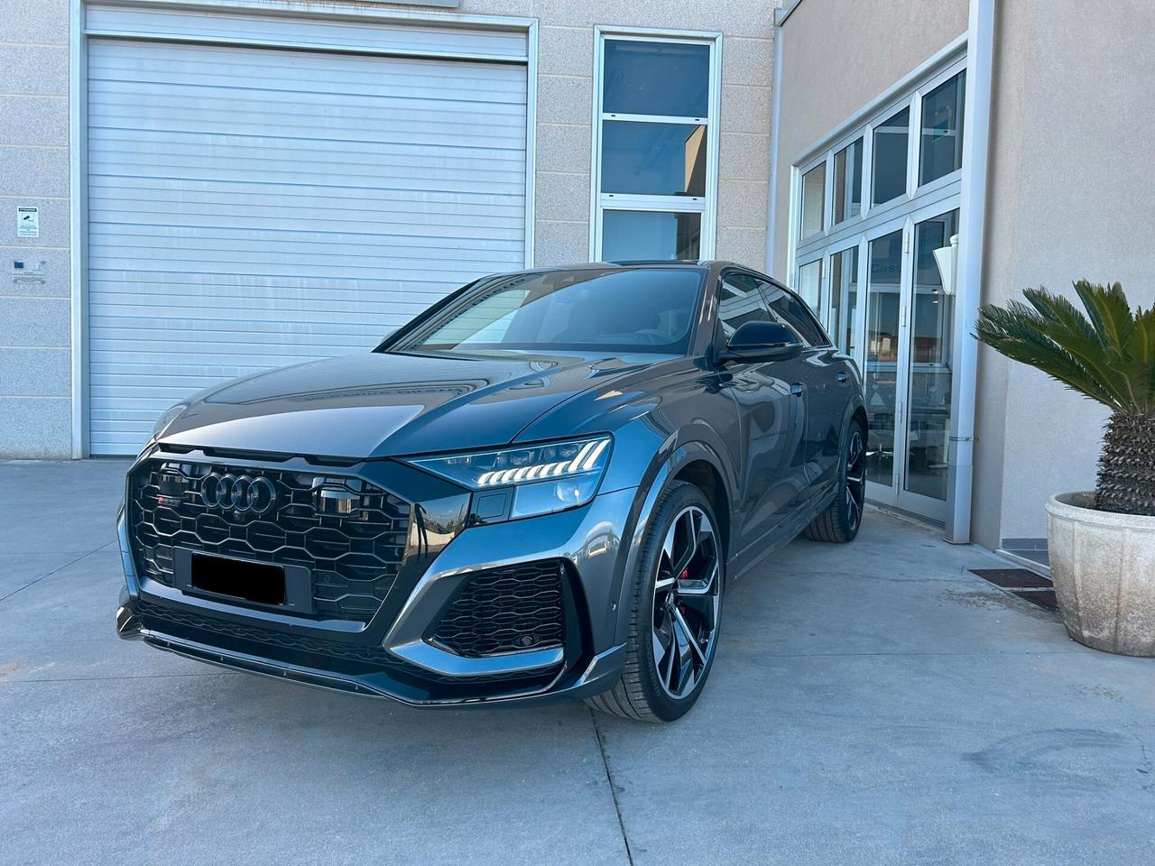 Audi RSQ8 TFSI V8 600CV quattro tiptronic