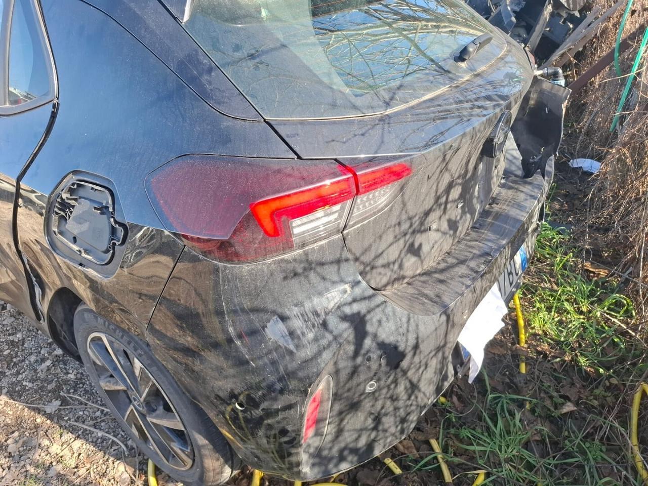 OPEL CORSA 6 SERIE 2024 EURO6E INCIDENTATA