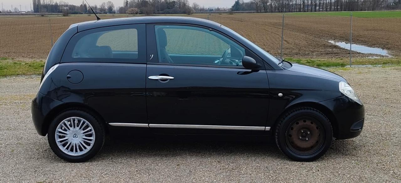 Lancia Ypsilon 1.2 Argento