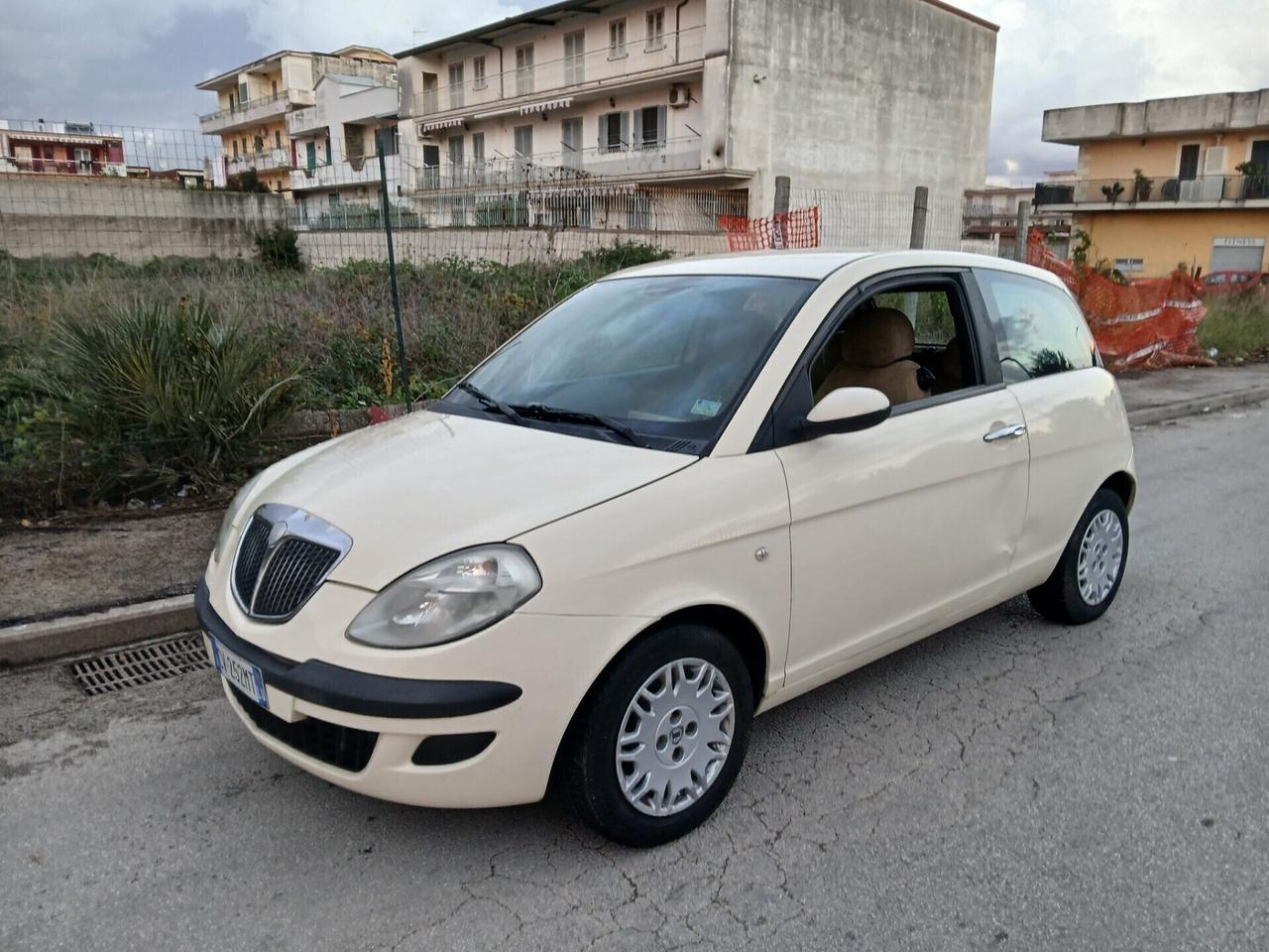 Lancia Ypsilon 1.2 Argento anno 2005
