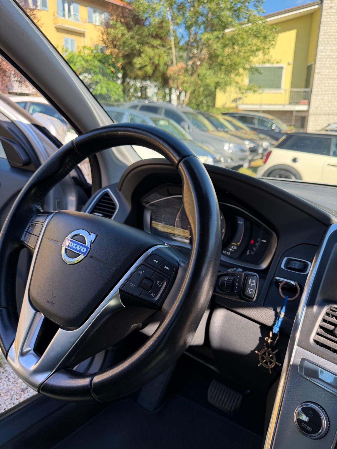 Volvo XC60 D4 AWD MOMENTUM 4x4 KMCERT GARANZ