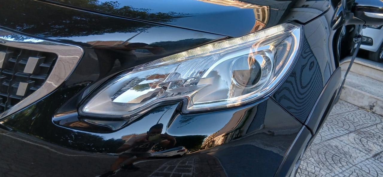 PEUGEOT 2008 BLUE HDi 100 GT LINE