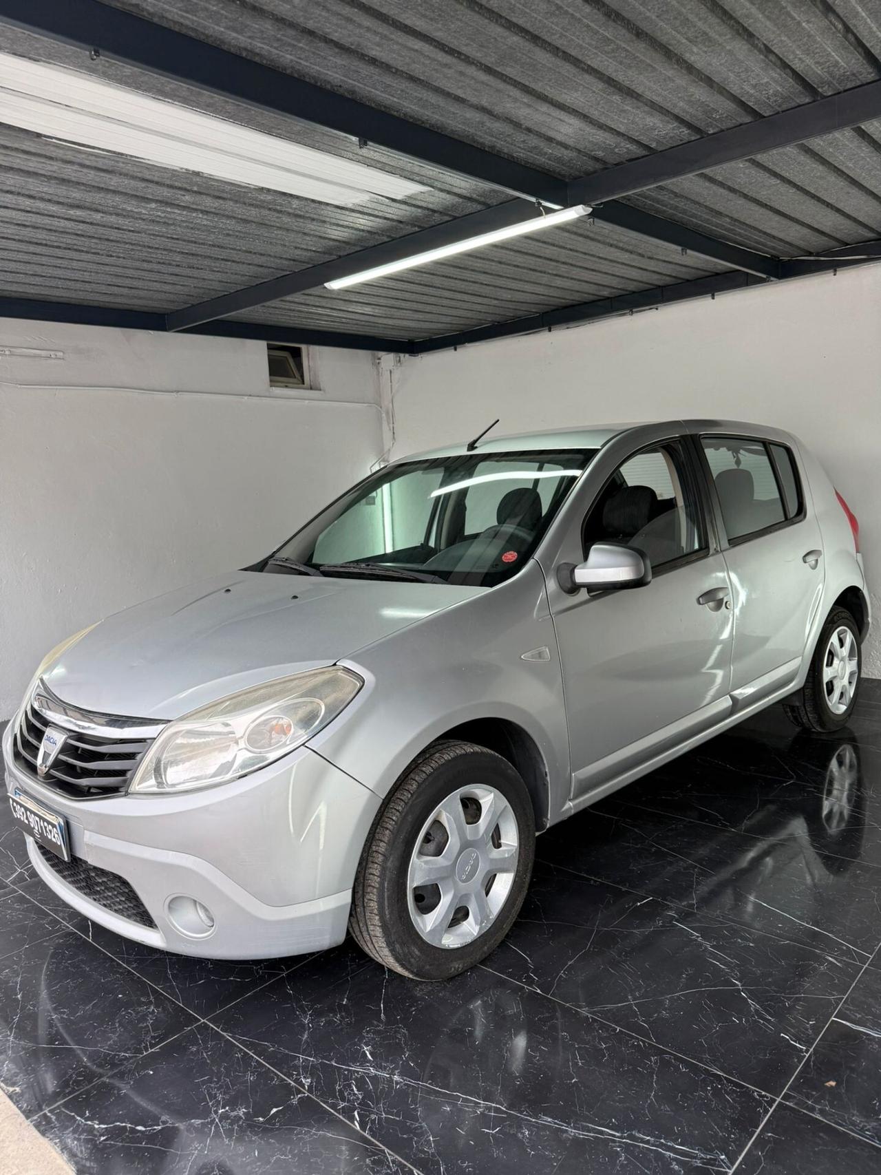 Dacia Sandero 1.2 16V Lauréate