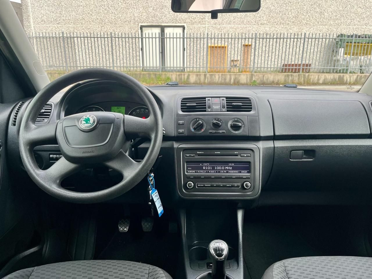 Skoda Roomster 1.2benz 2013 155.000km perfetta per neopatentati