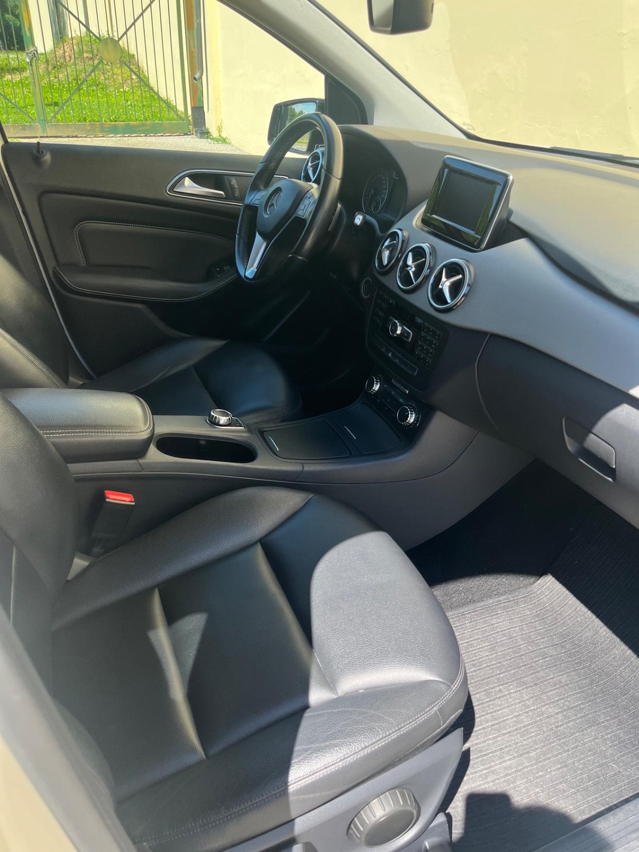 Mercedes-benz B 200 CDI BlueEFFICIENCY Premium
