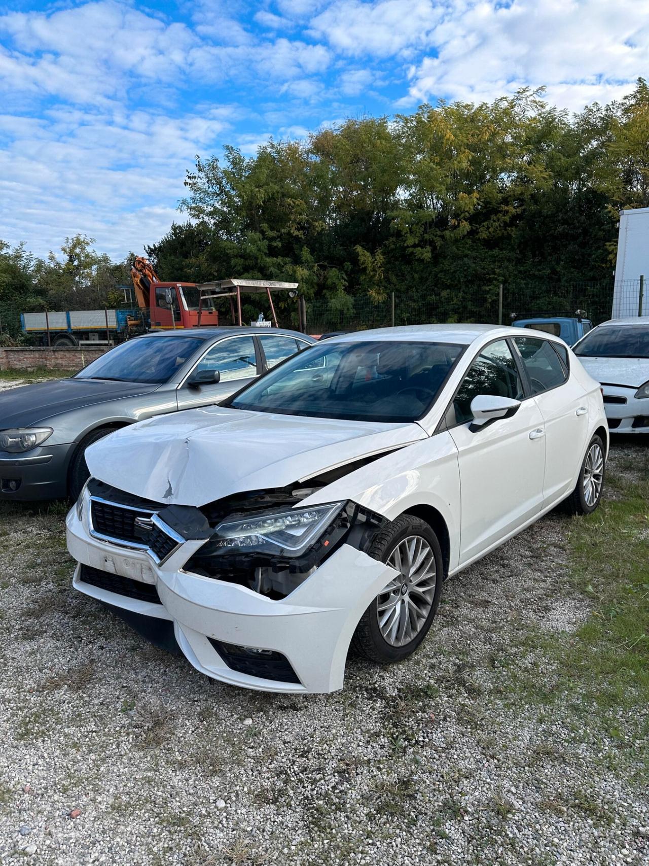 Seat Leon 1.5 TGI DSG 5p. Business INCIDENTATA