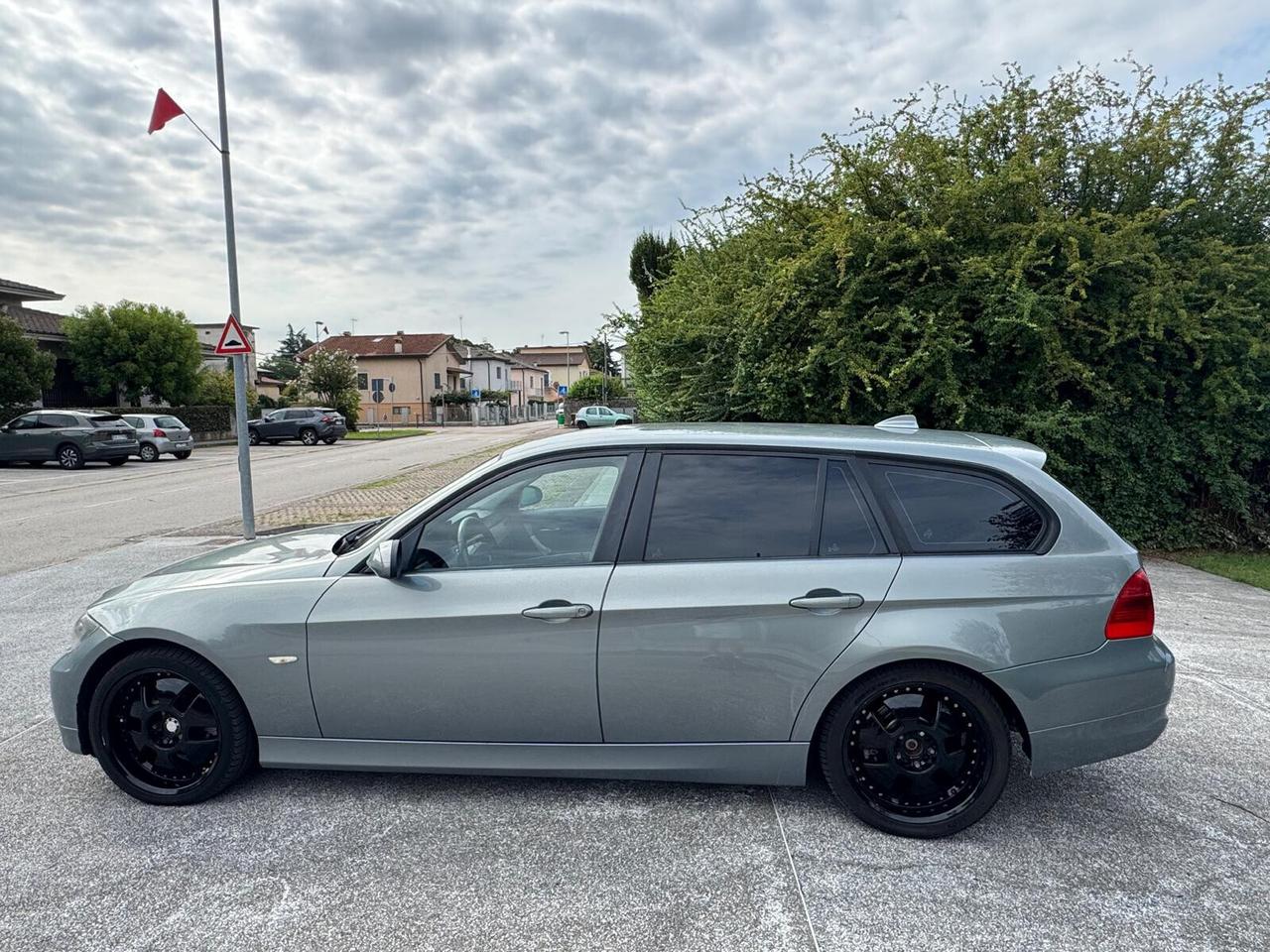 BMW 320d Touring Automatica 163 CV – Cambio e Motore Perfetti