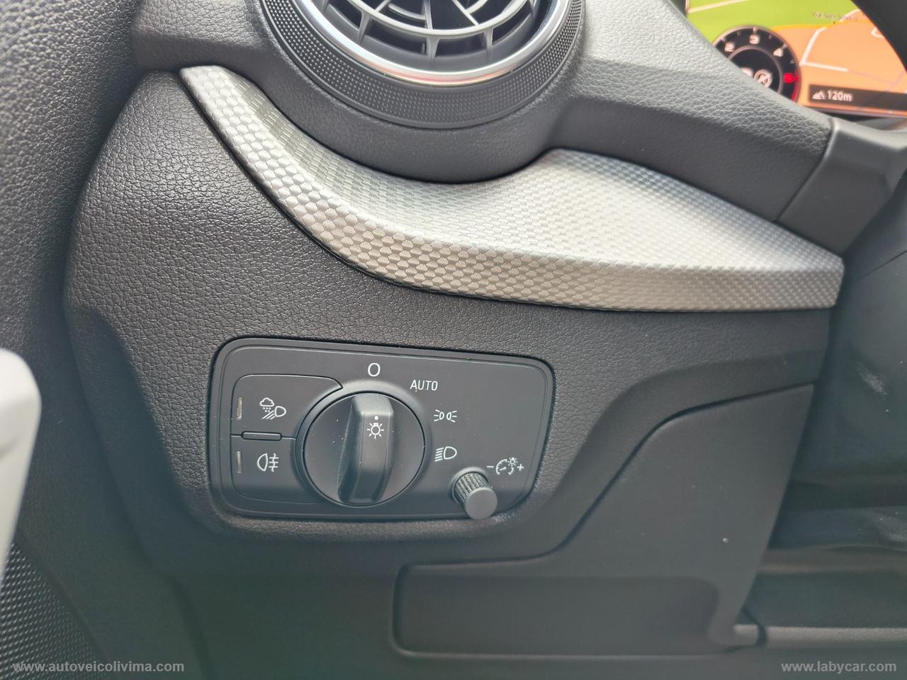 AUDI Q2 30 TDI S tronic Business Plus