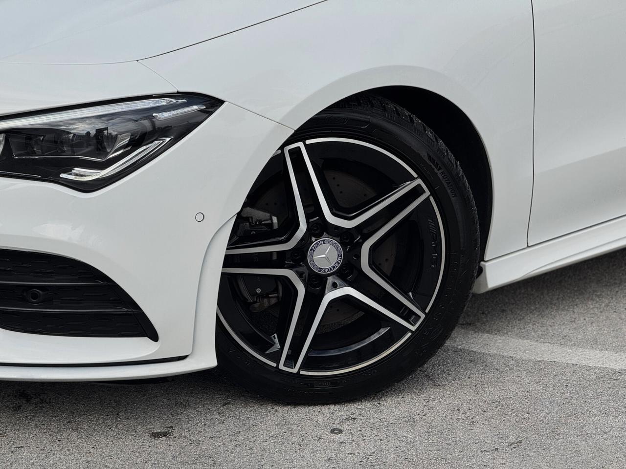 Mercedes-Benz CLA 200 d Shooting Brake Premium AMG TETTO